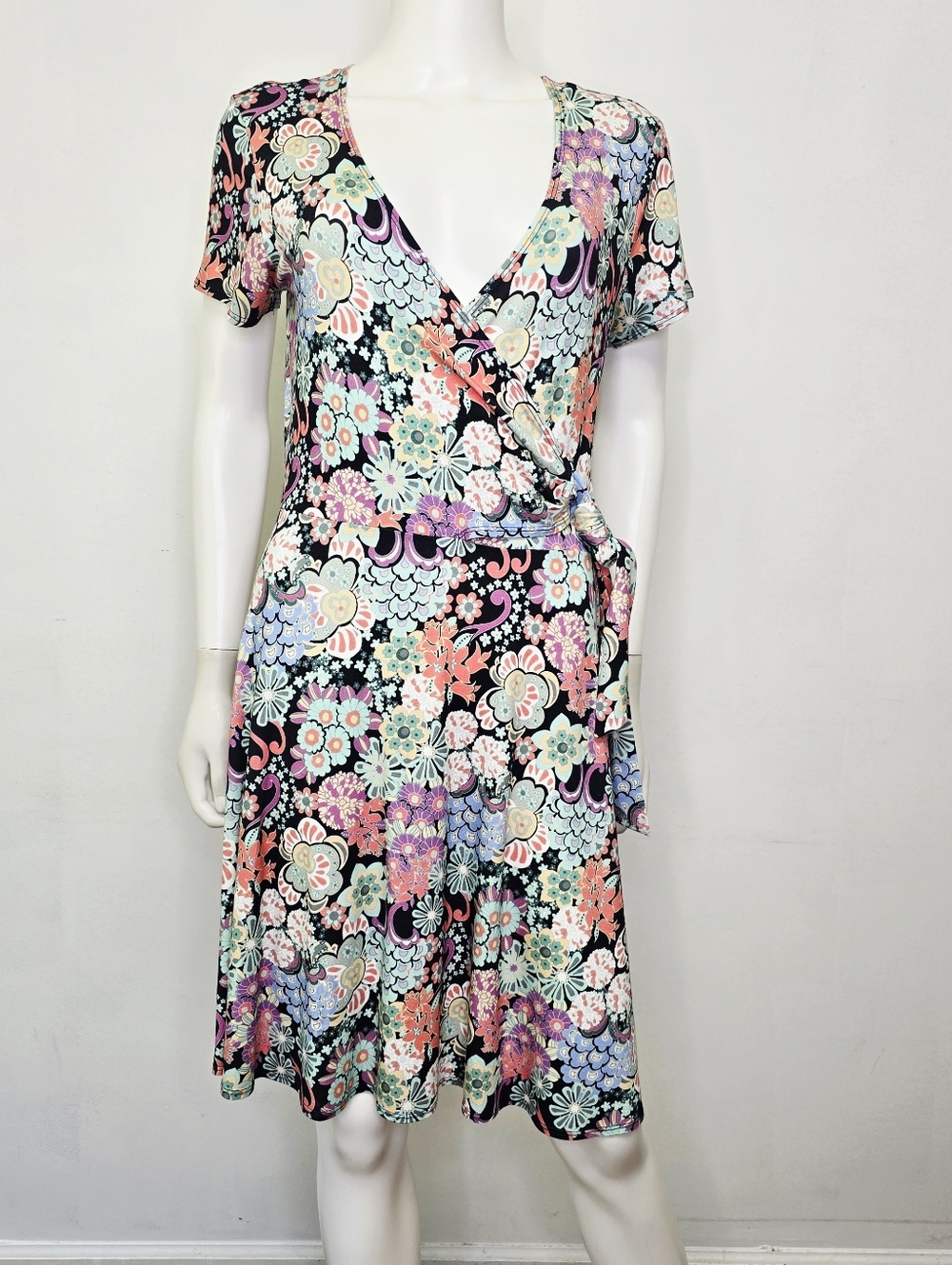 Salaam Faux Wrap Dress Women Size M Short Slv Retro Floral V Neck Stretch Knit